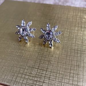 Star stud earrings